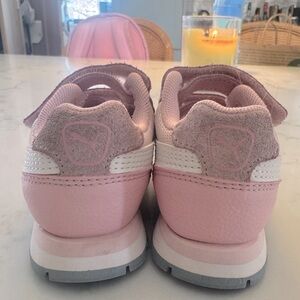 Adorable light pink pumas for baby size 5